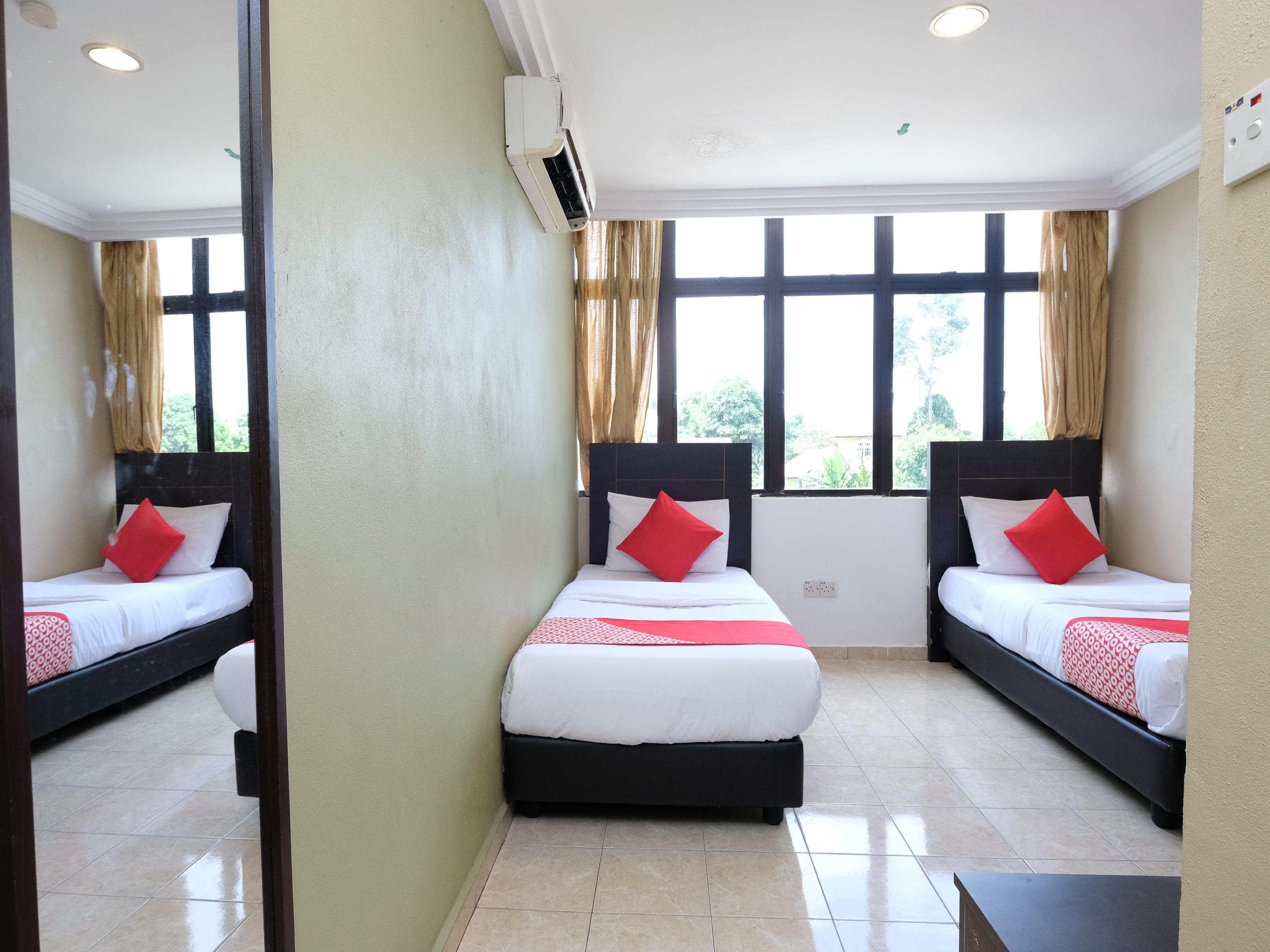 OYO 717 Mr J Hotel Wakaf Che Yeh 2 Exterior foto