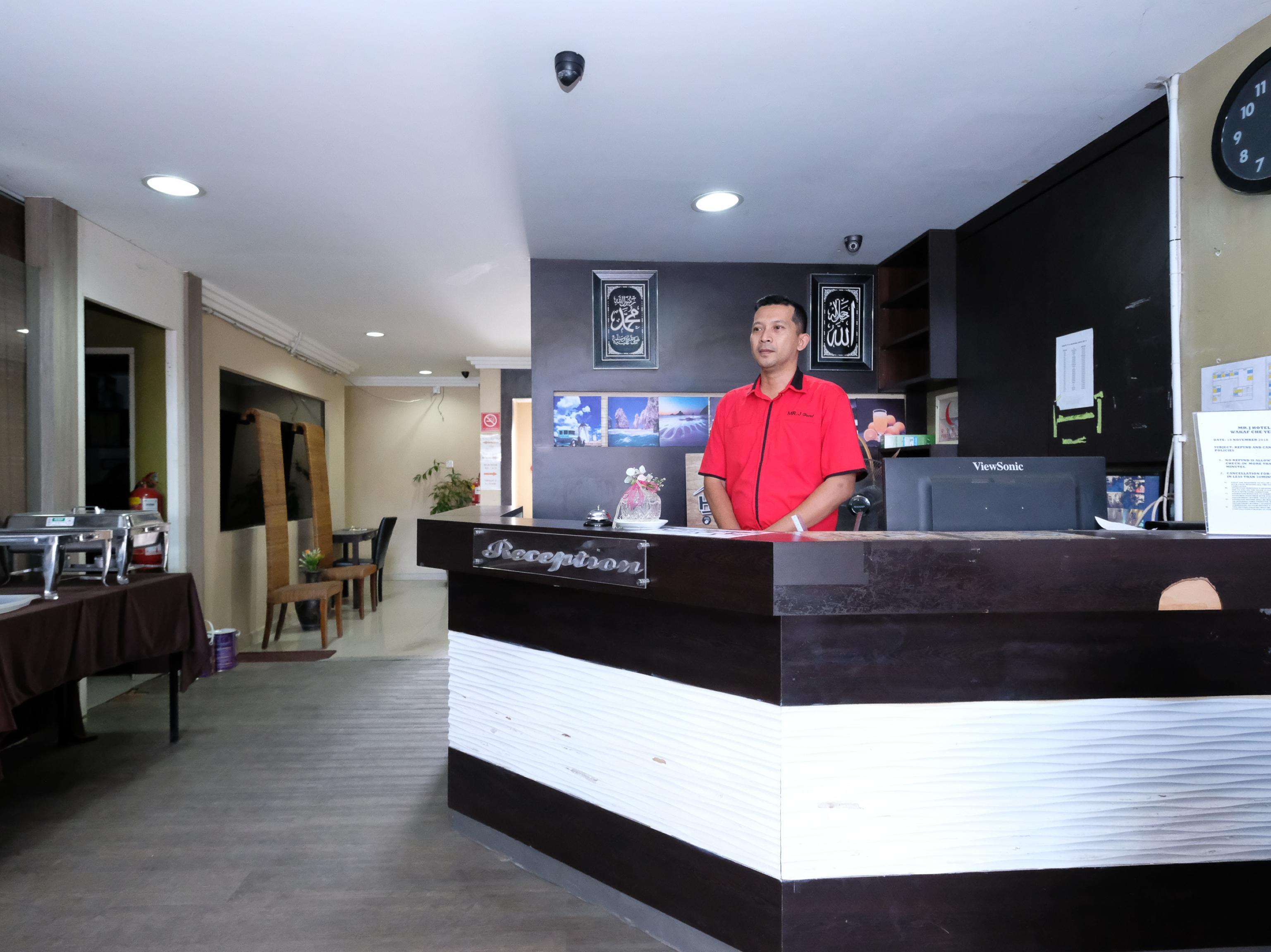 OYO 717 Mr J Hotel Wakaf Che Yeh 2 Exterior foto