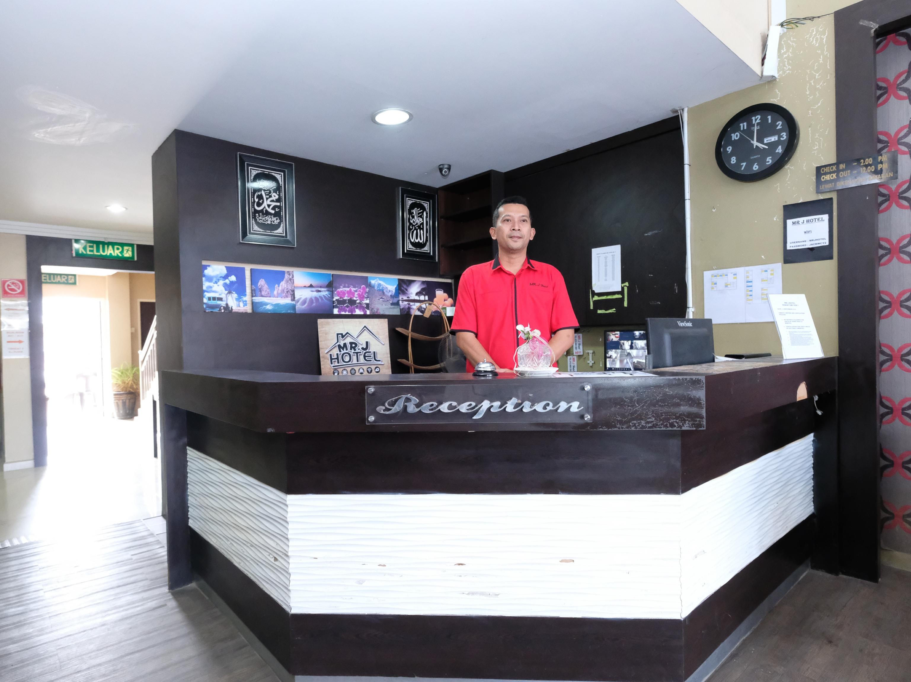 OYO 717 Mr J Hotel Wakaf Che Yeh 2 Exterior foto