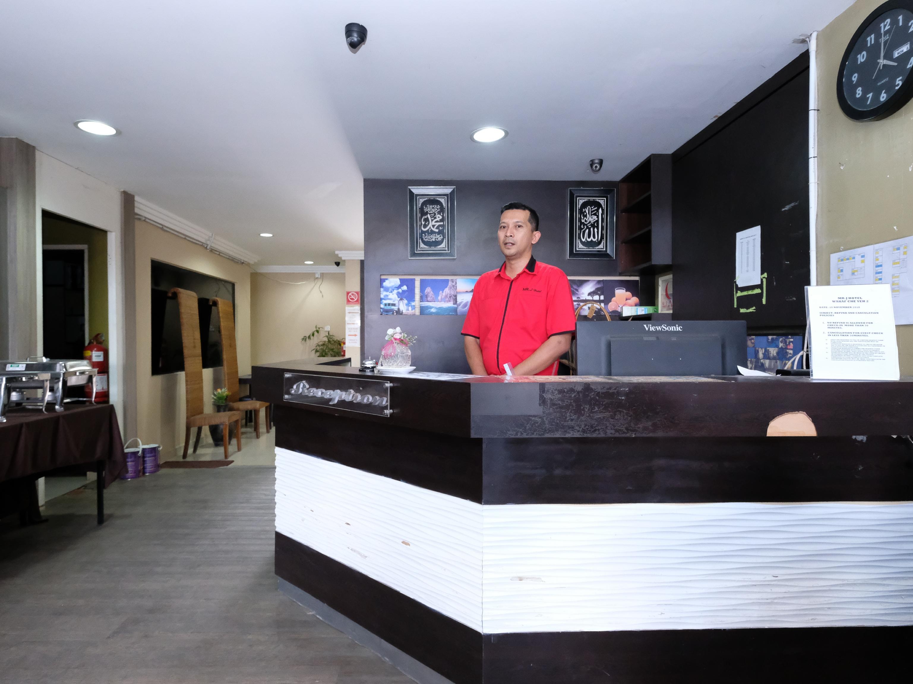 OYO 717 Mr J Hotel Wakaf Che Yeh 2 Exterior foto